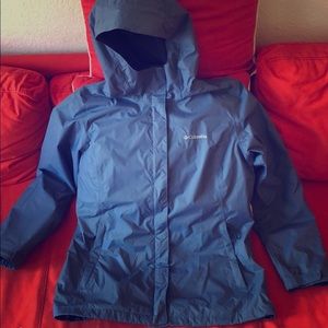 Columbia Women’s Pewter Omni-Tech Rain Jacket